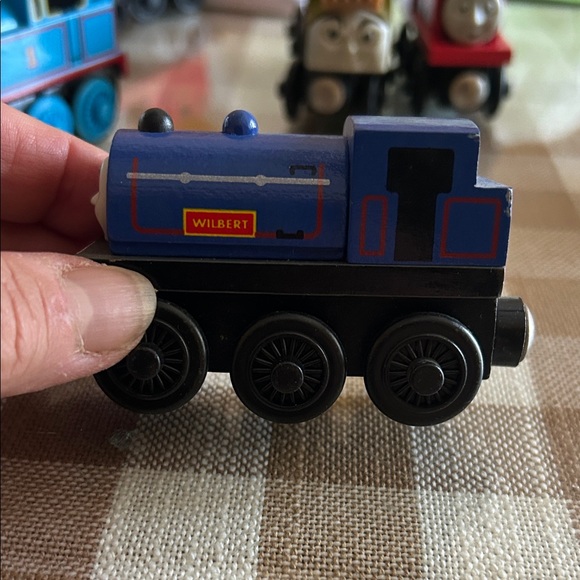 Thomas & Friends Colorful Train Engine Collection - Picture 9 of 13